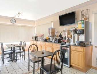 Super 8 By Wyndham Ashland Hotel Restaurant photo